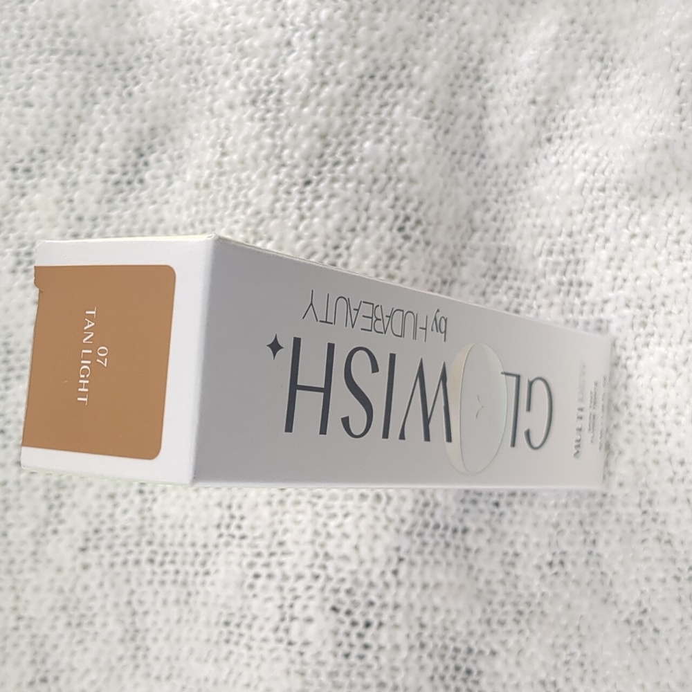 HUDA BEAUTY GloWish Multidew Skin Tint TAN LIGHT 07, 40ml/1.35fl oz - Picture 12 of 13